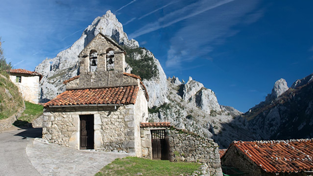 Iglesia de San Pedro de Camarmeña